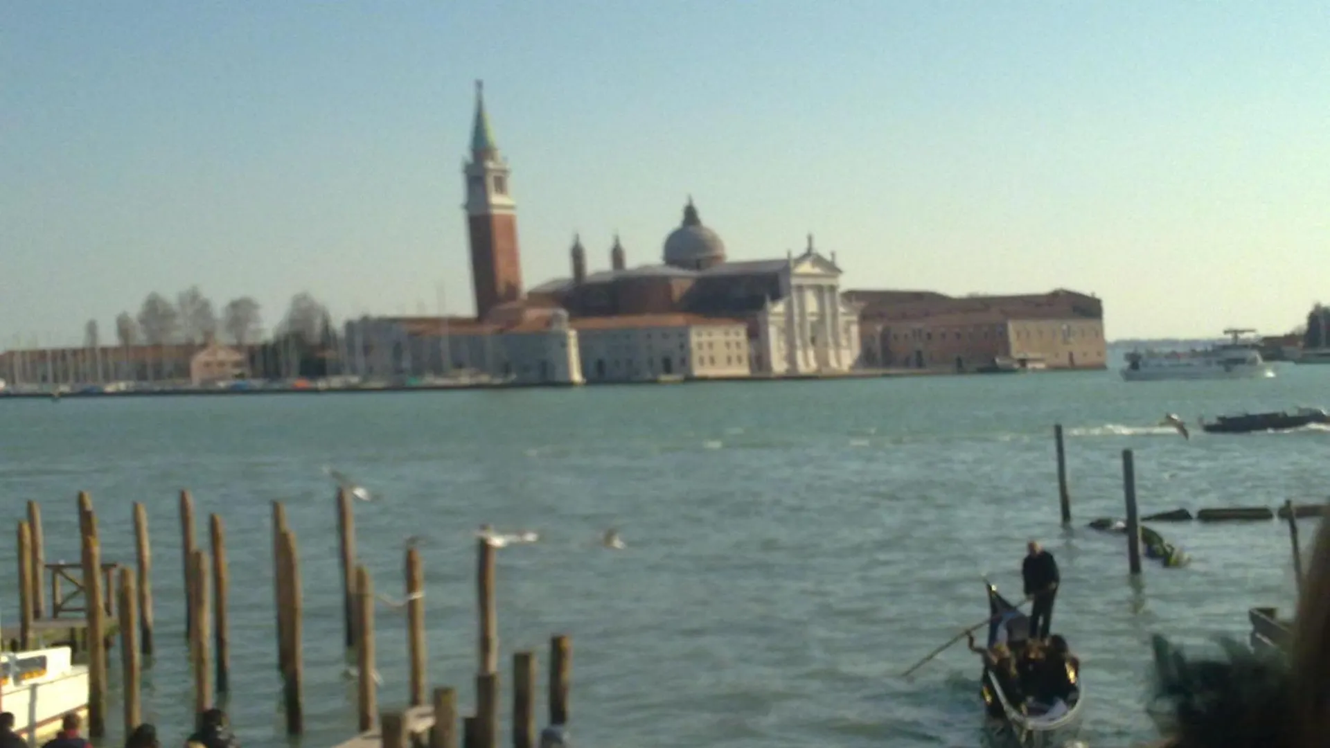 **  The Caponi Bros Bed & Breakfast Mestre Italy