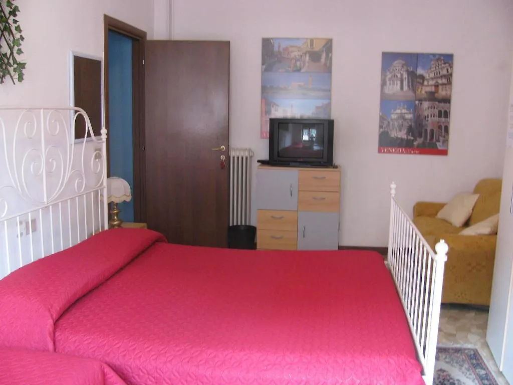 The Caponi Bros Bed and Breakfast Mestre Italien