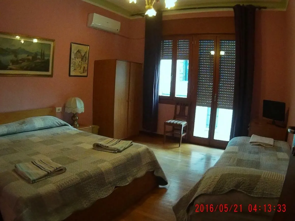 The Caponi Bros Bed and Breakfast Mestre 2*,  Italië