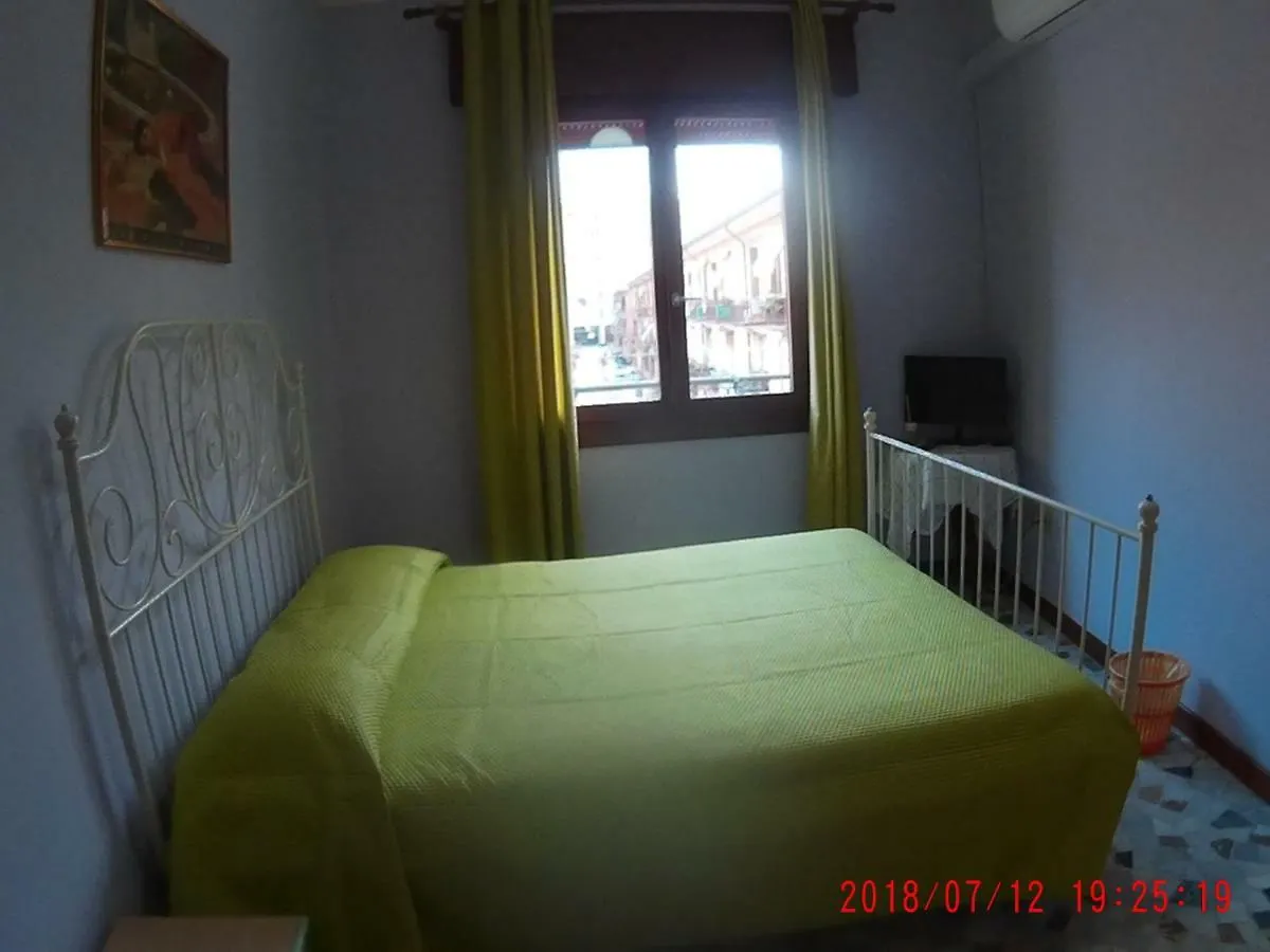 The Caponi Bros Bed and Breakfast Mestre 2*,