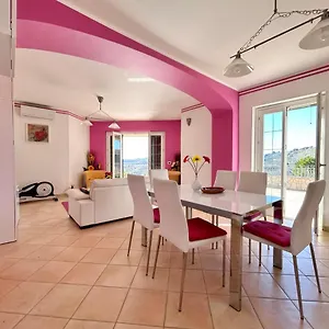 https://casa-del-pergusa.sicilyhotelsitaly.net