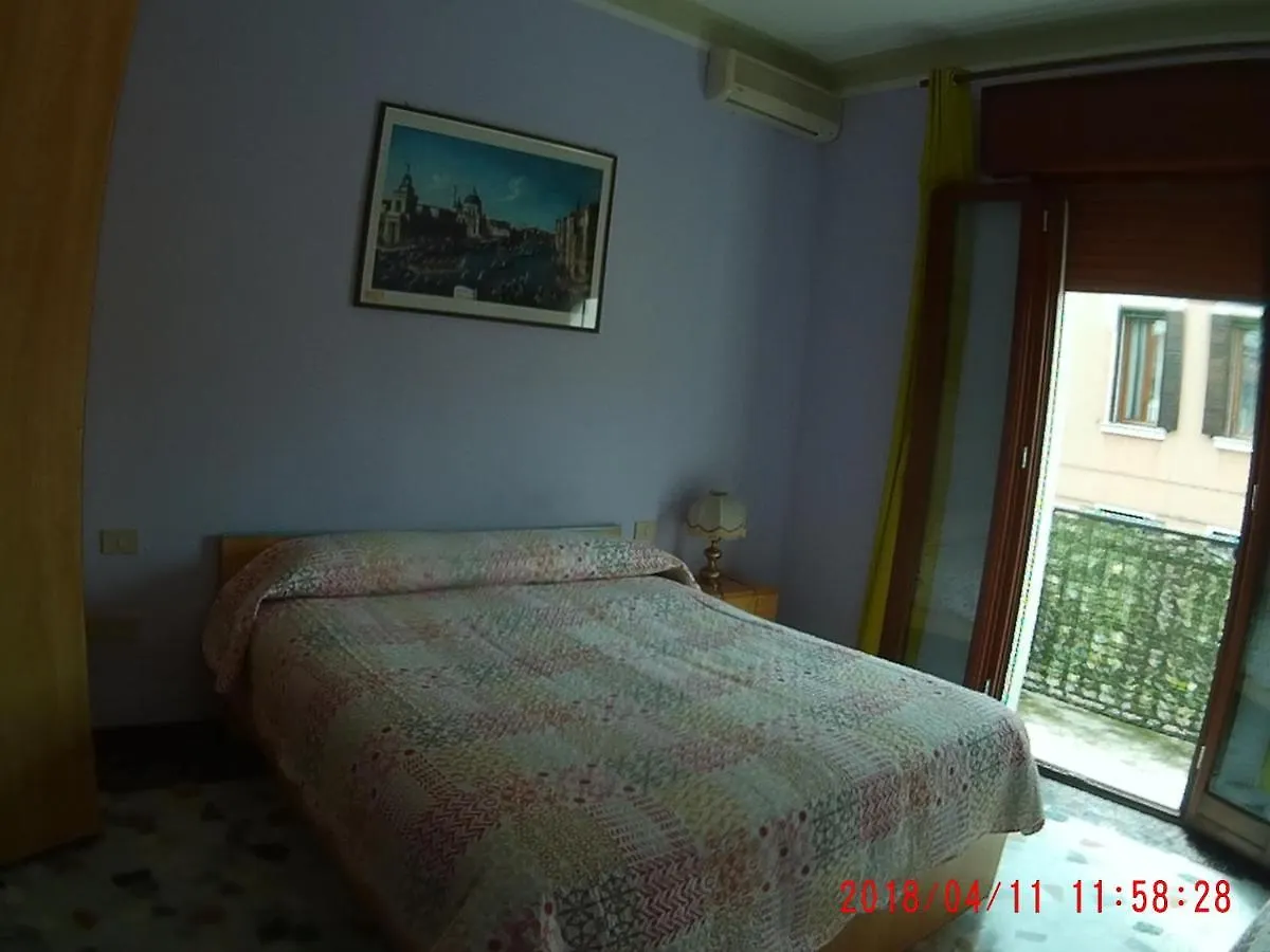 The Caponi Bros Bed and Breakfast Mestre 2*,