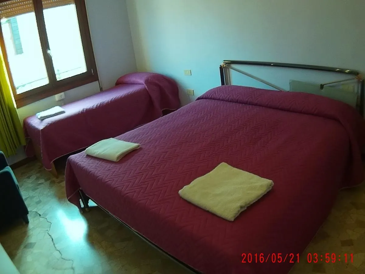 The Caponi Bros Bed and Breakfast Mestre 2*,
